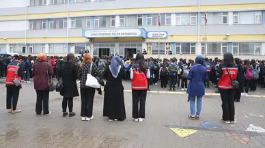 Kahramanmaraş'ta okul saldırısında hayatını kaybeden öğretmen ile öğrenciler anıldı