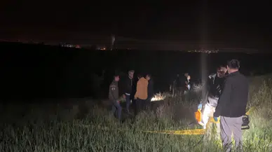 Tarlada boğazından kesik ceset bulundu