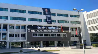 Muhittin Böcek'e yönelik rüşvet soruşturmasında gelini Zuhal Böcek tutuklandı