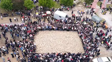 Taşkın Dede geleneği binlerce kişiyi aynı sofrada buluşturdu