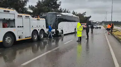 Yolcu otobüsü devrildi! 3 kişi öldü, 22 kişi yaralandı