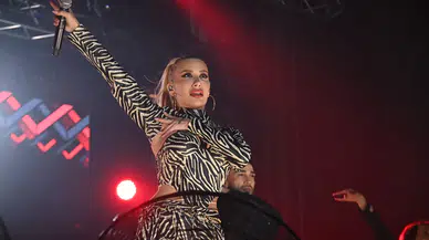 27. Tarım ve Seracılık Festivali'nde sanatçı İrem Derici sahne aldı