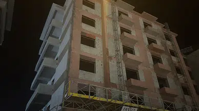 İnşaat işçisi 6. kattan düştü