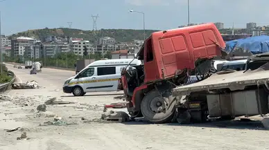 3 araca ve bariyere çarpan sürücüsü hayatını kaybetti