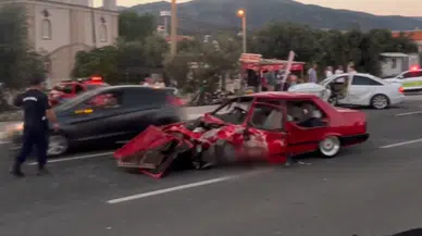 İki otomobilin çarpıştığı kazada 2 kişi yaşamını yitirdi