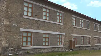 Müzeye dönüştürülen 88 yıllık okul binası geçmişe ışık tutuyor