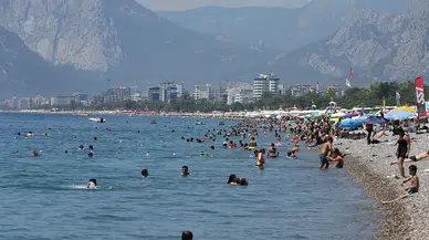 Sıcaktan bunalanlar sahillerde yoğunluk oluşturdu