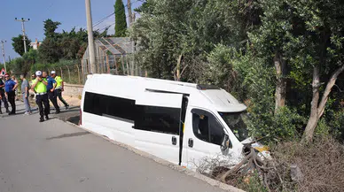 Gasbettiği yolcu minibüsüyle kaza yapan zanlı hayatını kaybetti