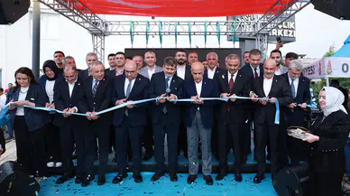 Kale Gençlik Merkezi düzenlenen törenin ardından hizmete açıldı