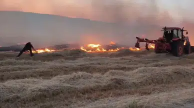 60 dönüm arazideki saman balyaları alev alev yandı