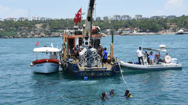 Deniz ekosisteminin korunması için denize yapay resifler indirildi
