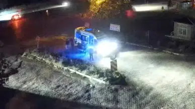 Otomobille motosikletin çarpıştığı kazada 2 kişi öldü, 1 yaralı