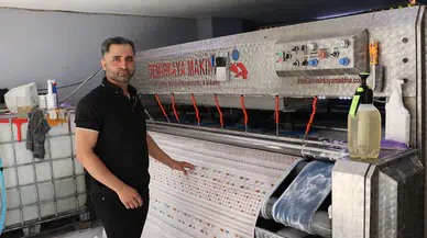 Yıkamak için aldığı battaniyeden çıkan 3 cüzdanı müşterisine teslim etti