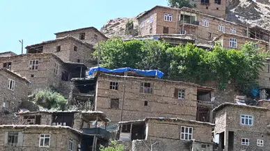 300 yıllık taş ve ahşap evler zamana direniyor