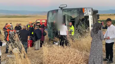 Amasya'da devrilen yolcu otobüsündeki 46 kişi yaralandı
