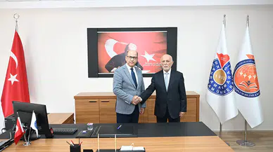 KSÜ’de bayrak değişimi!