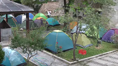Kırkpınar sevdalısı güreşseverler çadırlarda konakladı