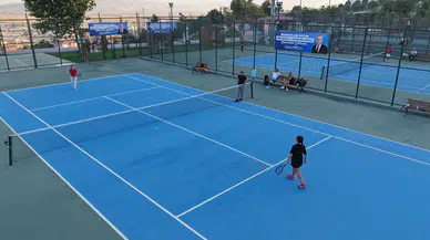 Kahramanmaraş’ta ödüllü turnuvada 180 sporcu şampiyonluk için ter döküyor