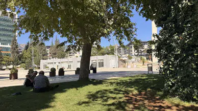 Kahramanmaraş’ta 35 dereceyi gören sıcaklık meydanları boşalttı