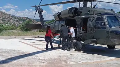 Engerek yılanının ısırdığı kişi askeri helikopterle hastaneye ulaştırıldı