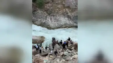 Balık tutarken Habur Çayı'na düşen kişi aranıyor