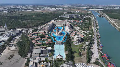 Antalya'ya gelen yabancı turist sayısı 6,5 milyonu aştı