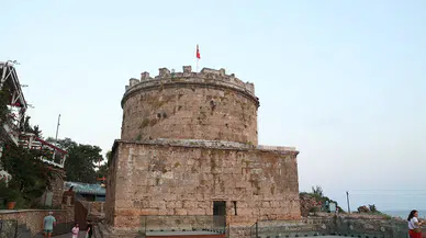 Antalya'da tarihi Hıdırlık Kulesi, ziyarete açıldı