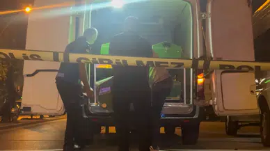 Park halindeki minibüse çarpan motosikletteki 2 kişi öldü