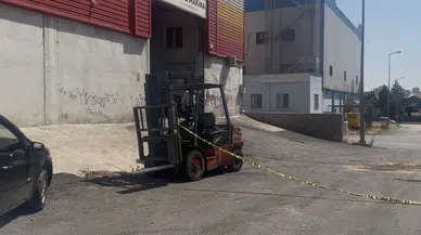 Devrilen iş makinesinin altında kalan kişi canından oldu