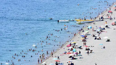 Sıcak hava nedeniyle sahillerde yoğunluk yaşandı