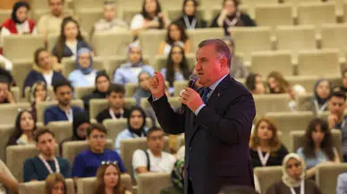 Gençlik ve Spor Bakanı Bak: “Yapmak istediğinizin peşinden koşun”