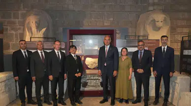 Bakan Ersoy, Hitit imparatorluğunun izlerini taşıyan sergiyi gezdi