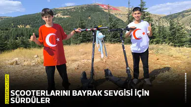 Scooterlarını bayrak sevgisi için sürdüler