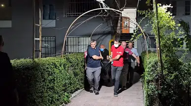 Kötü koku yayılan evde bir kişi ölü bulundu