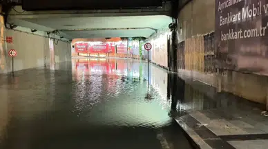 Sağanak nedeniyle alt geçitleri, evleri ve iş yerlerini su bastı