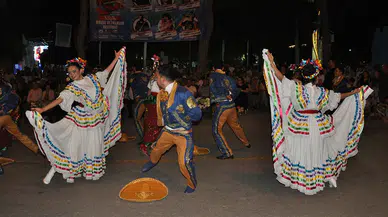 Mersin'de 53. Uluslararası Silifke Müzik ve Folklor Festivali başladı
