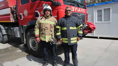 İtfaiyeci baba oğul alevlere birlikte göğüs geriyor