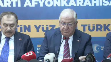 Milli Savunma Bakanı Güler, Afyonkarahisar'da partisinin il teşkilatıyla buluştu