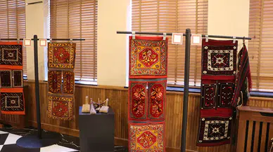 Heybe koleksiyonuyla geçmişin izlerini geleceğe taşıyor