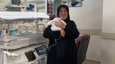 Anne karnında 3 milimetrelik damardan 6 kez kan verilen bebek sağlıklı doğdu