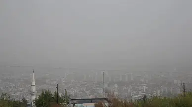 Hatay'da toz taşınımı nedeniyle görüş mesafesi düştü