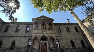 Milli Mücadele kahramanlarının Taş Mektep’i 133 yıllık eğitim serüvenini sürdürüyor
