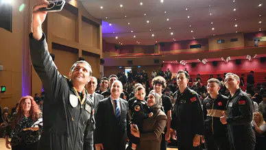 SOLOTÜRK pilotları Antalya'da öğrencilerle buluştu