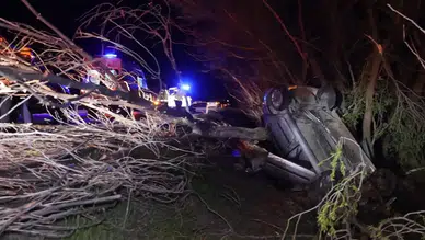 Sivas’ta devrilen otomobildeki 1 kişi öldü, 4 kişi yaralandı