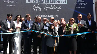 AK Parti Genel Başkan Yardımcısı Yerebakan, Alzheimer merkezinin açılışına katıldı