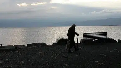 Kalabalık sokaklar, kimsesiz insanlar! Yalnızlık sorunu derinleşiyor