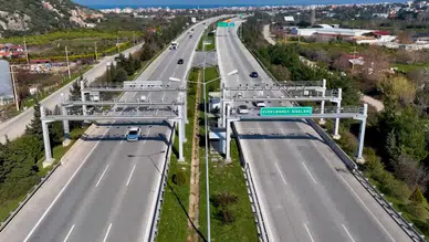 Kara yollarında serbest geçiş başladı, eski gişeler kaldırılıyor