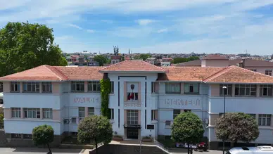 Valide Sultan'ın emaneti 154 yıllık eğitim mirasını sürdürüyor