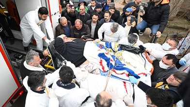 300 kiloluk fil hastası, özel ekiple hastaneye sevk edildi