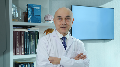 Ameliyatsız Parkinson tedavisiyle titreme durdurulabiliyor